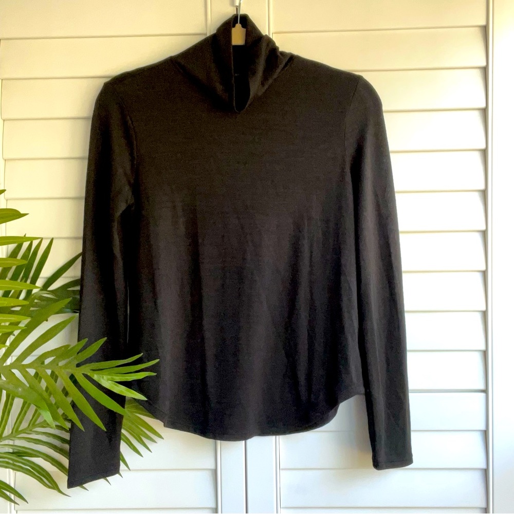 NWOT Banana Republic Black Luxe Spun Turtleneck